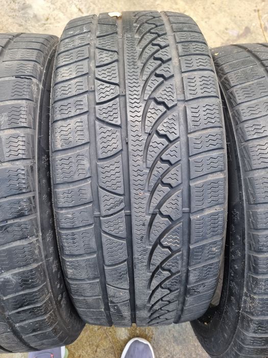 Cauciucuri iarna 225/45/17