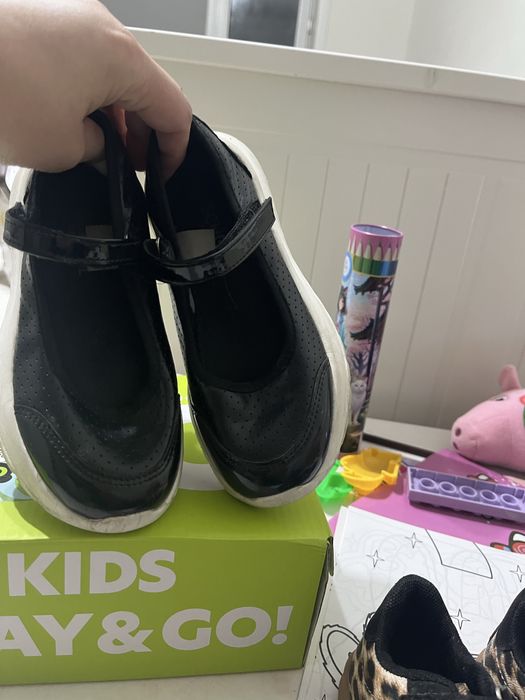 Обувь для девочки кроссовки туфли