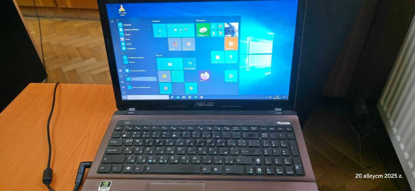 Лаптоп Asus K 53 SC със CD