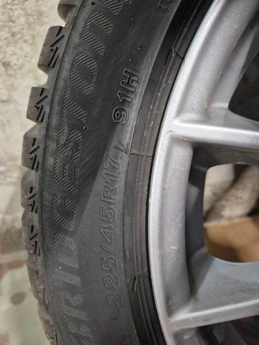 Джанти за BMW F20 F21 225/45/17 със зимни гуми Bridgestone на 4000 км
