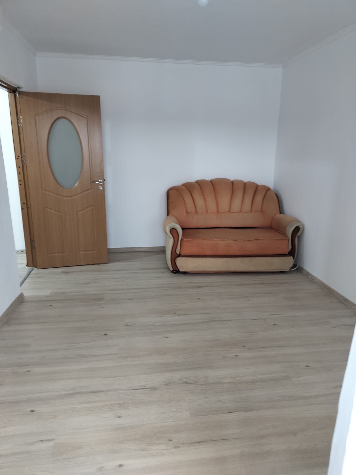 Proprietar vând garsoniera confort 1 Mioveni