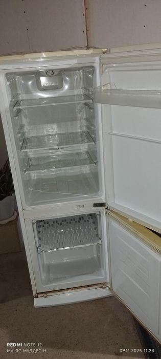 Продам Холодильник LG