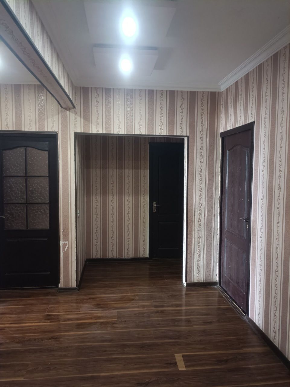 4 xonali kvartira sotiladi sergeli 7 da