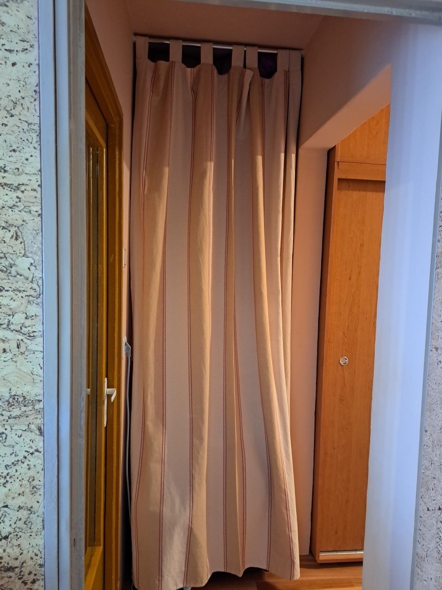 Draperii ,două bucăți.40 lei ambele