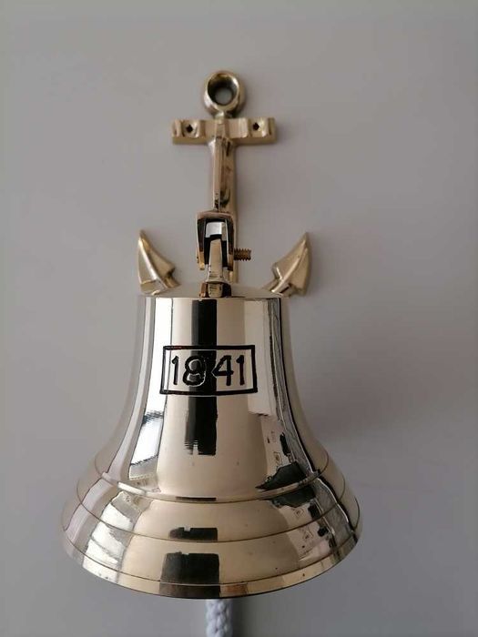 Корабна камбана месинг,със закачалка котва и въже 1841