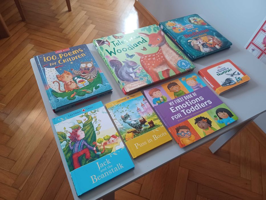 Продавам книги на английски език