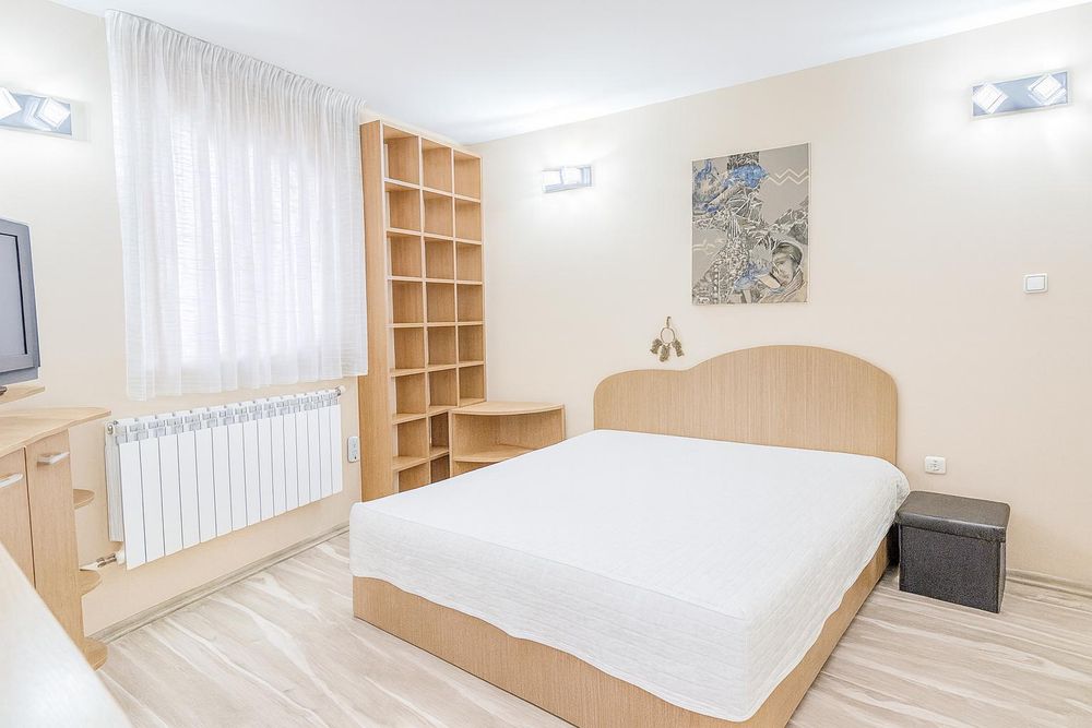 Дава се под наем Тристаен апартамент в Пловдив, Каменица 1 - 125 кв.м за 650 € - Снимка #2