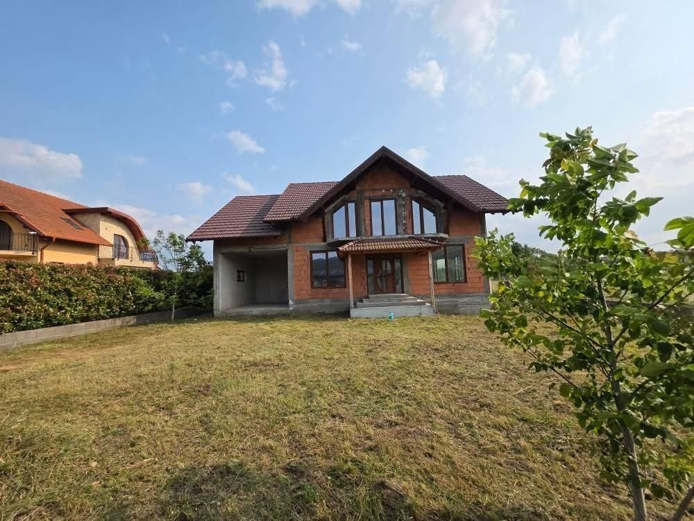 Casă in cartierul nou Șimleu Silvaniei