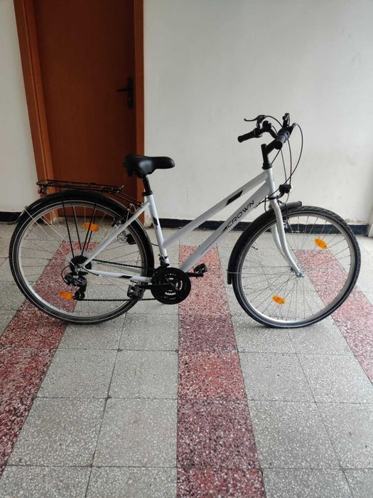 Crown Trekking 28” – алуминиев велосипед с 21 скорости и багажник