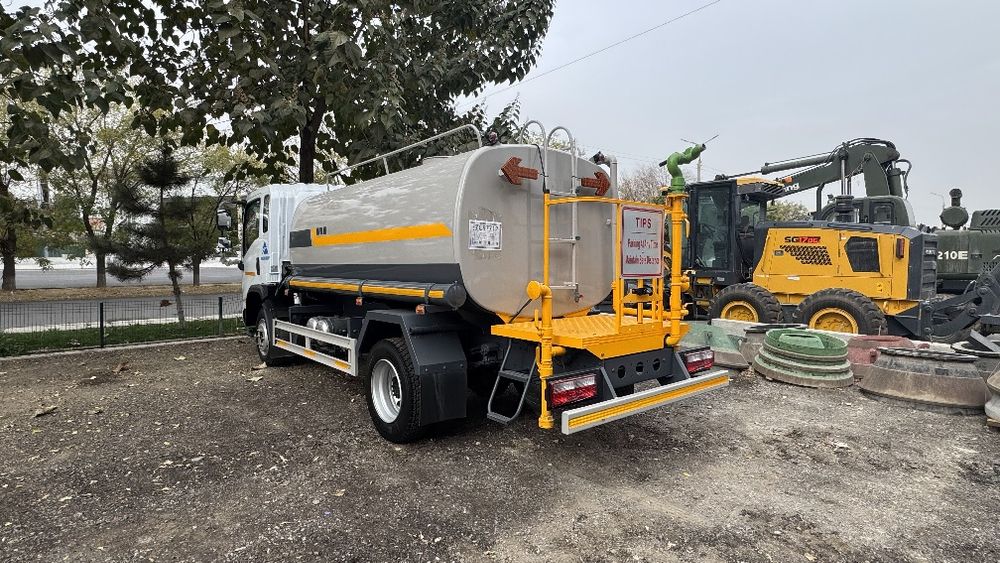 Комфорт Водавоз 8тон(поливомоечная автомобил)