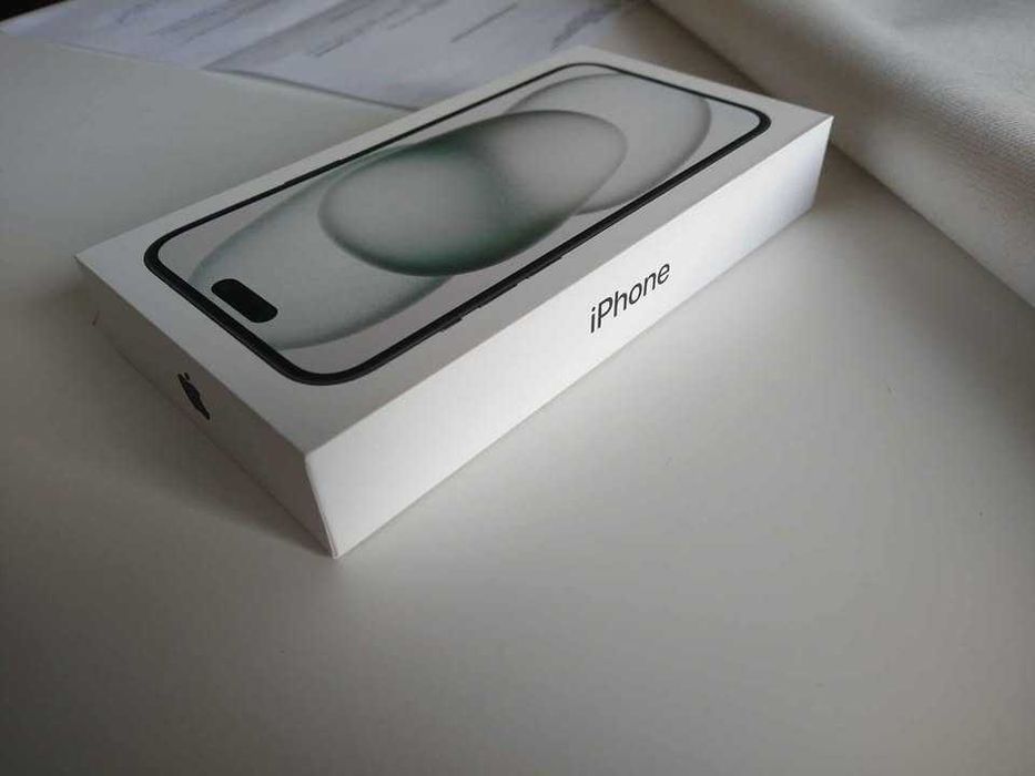 Нов iPhone 15 Plus черен 128 GB, неразпечатан