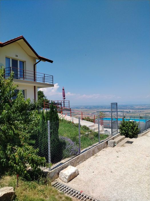 Студио Панорама със сезонен басейн