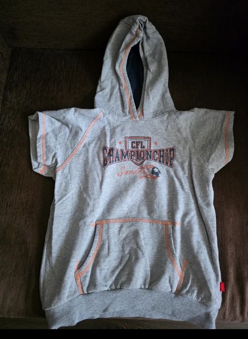 Bluza baieti. Pentru 9 ani.