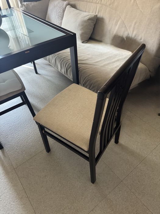 Masă de dining extensibila