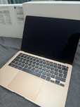 Продам MacBook Air 2020 года