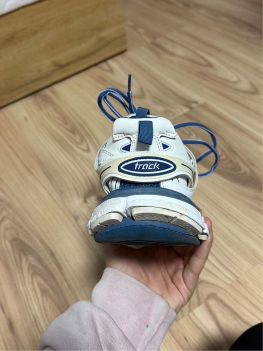 Balenciaga trakc white and blue