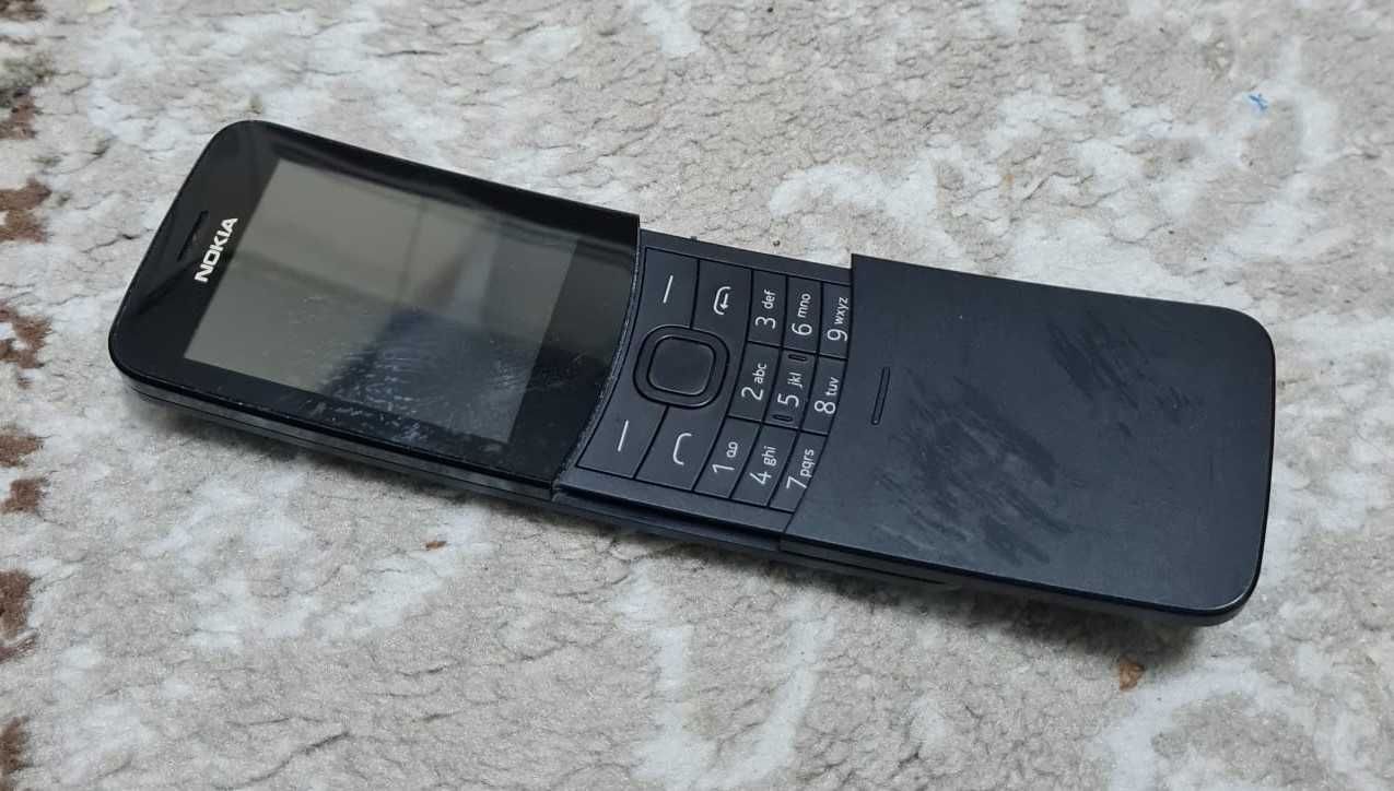 Vand Nokia 8110 4G in stare F Buna