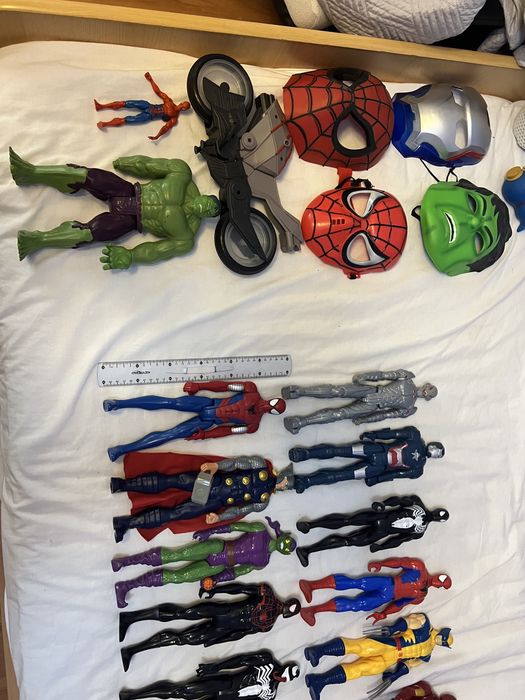 Lot figurine articulate marvel 30 cm lungime plus bonus