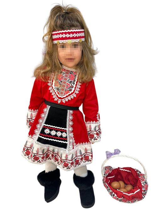 Народни носии за Мама Тати и дете