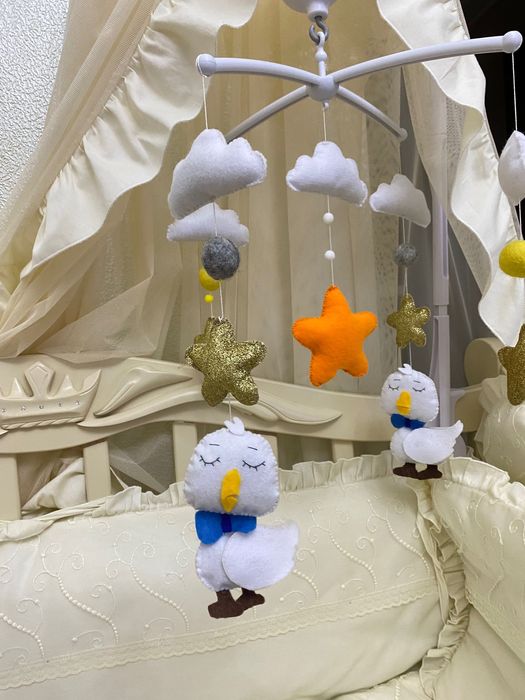 Carusel muzical din fetru / patut