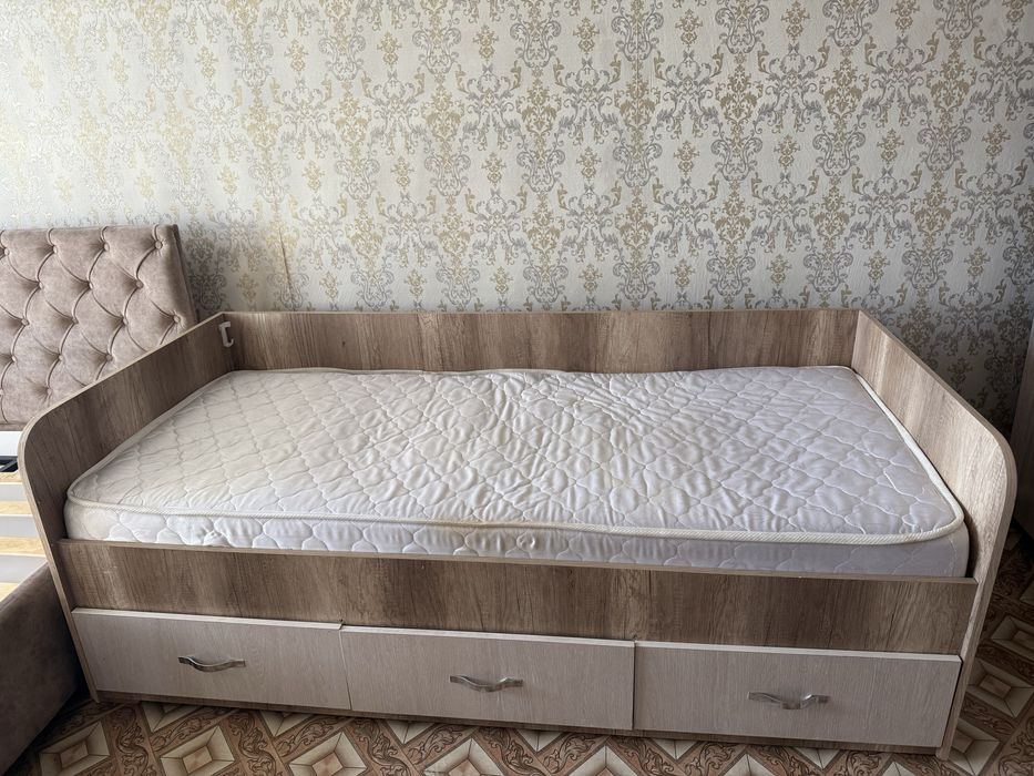 Продам Детскую  подростковую кровать