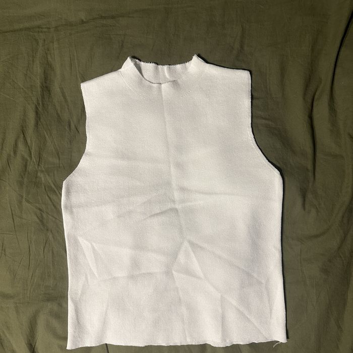 Женский топ-жилет с пуговицами