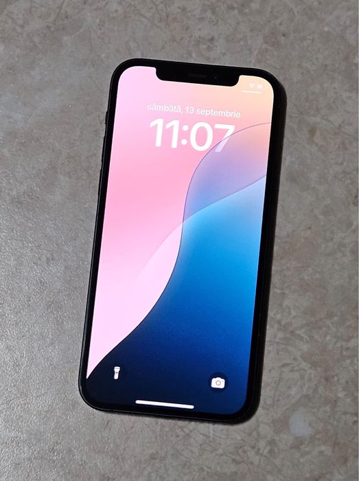 iPhone 12 Mini la cutie