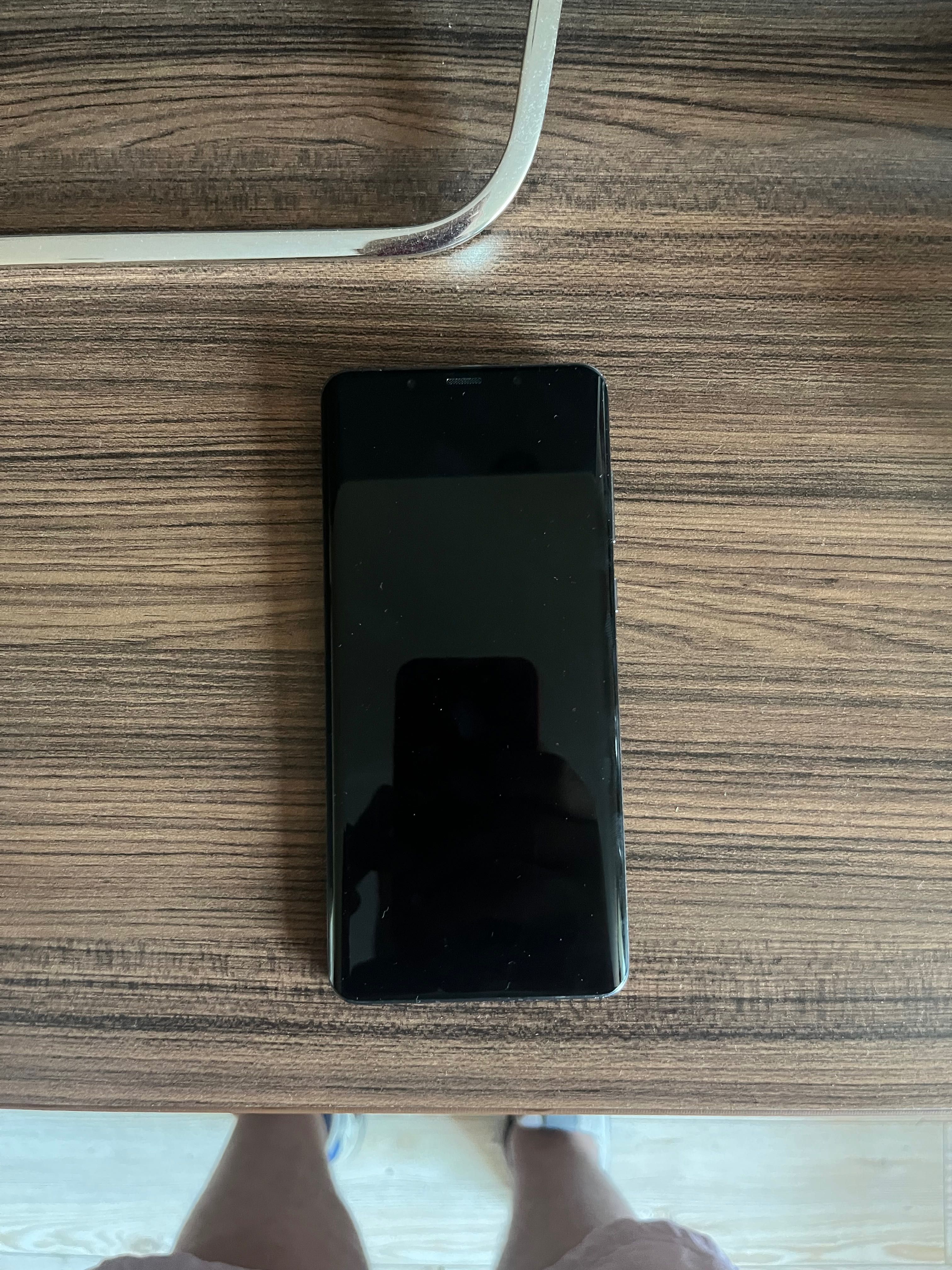 Продавам телефон Huawei mate50proo