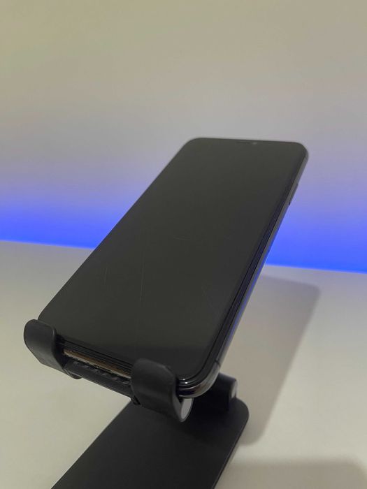 iPhone 11 pro max -64 GB / bateria 100%