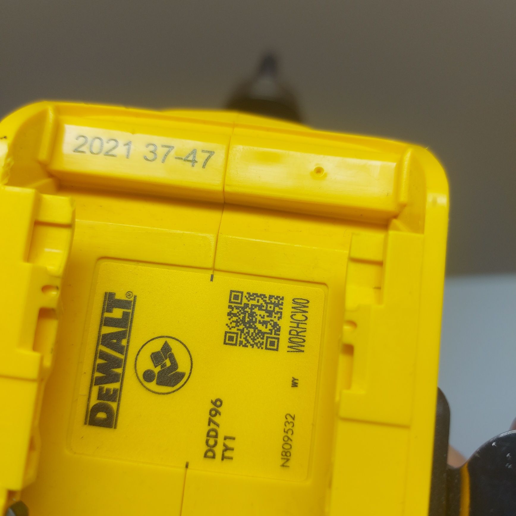 ПРОМОЦИЯ.Нов винтовертDewalt DCD796