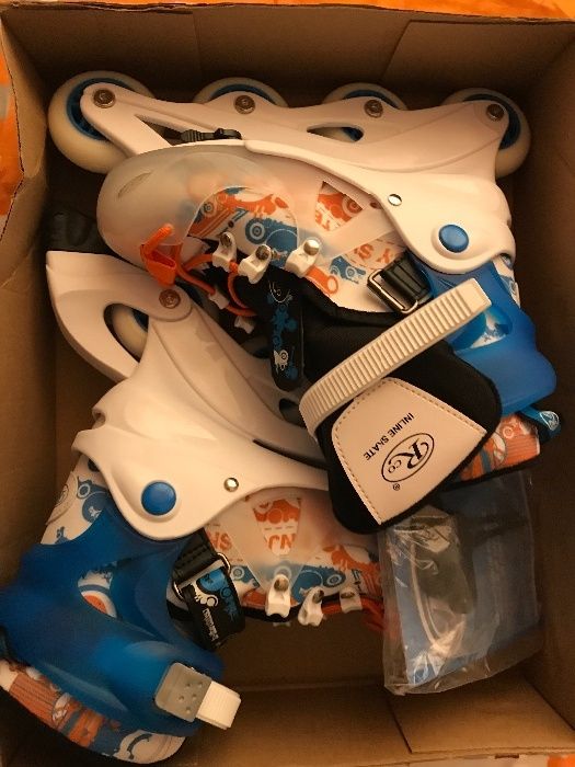 Vând role reglabile mărimea 33-36