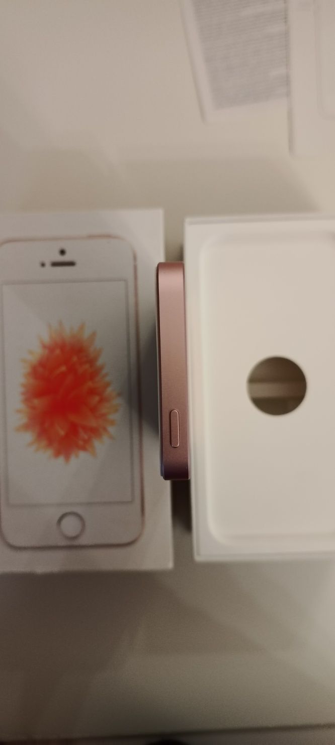 IPhone SE 2017 64GB ( 1st generation )