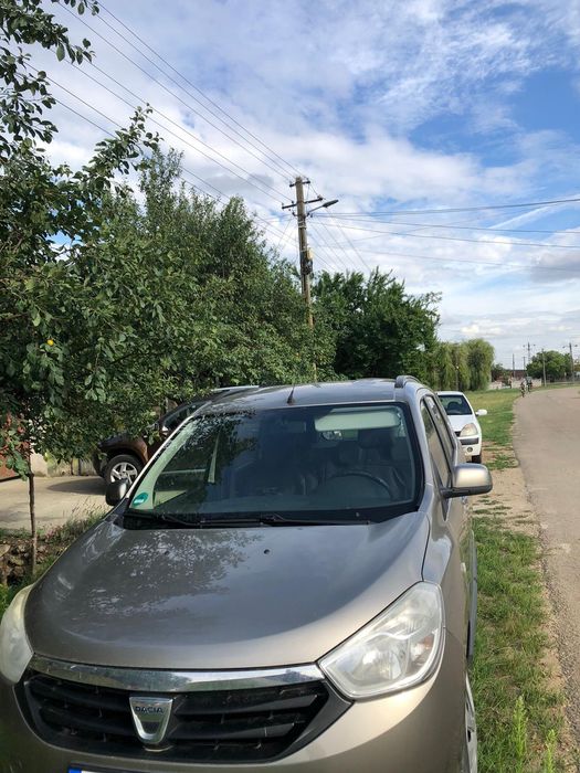Vând Dacia Lodgy