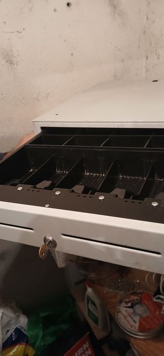 Касово чекмедже за пари