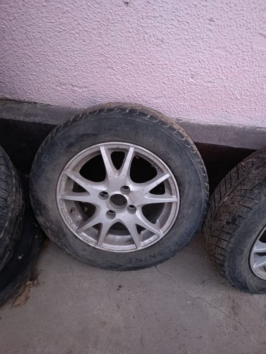 Диски с резиной зимней