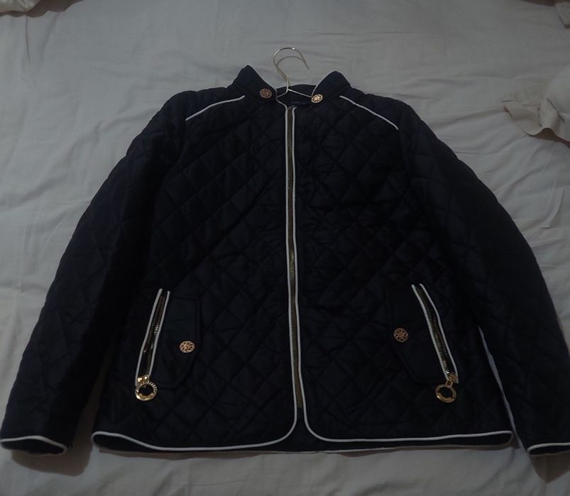 Куртка,плащ чёрный цвет