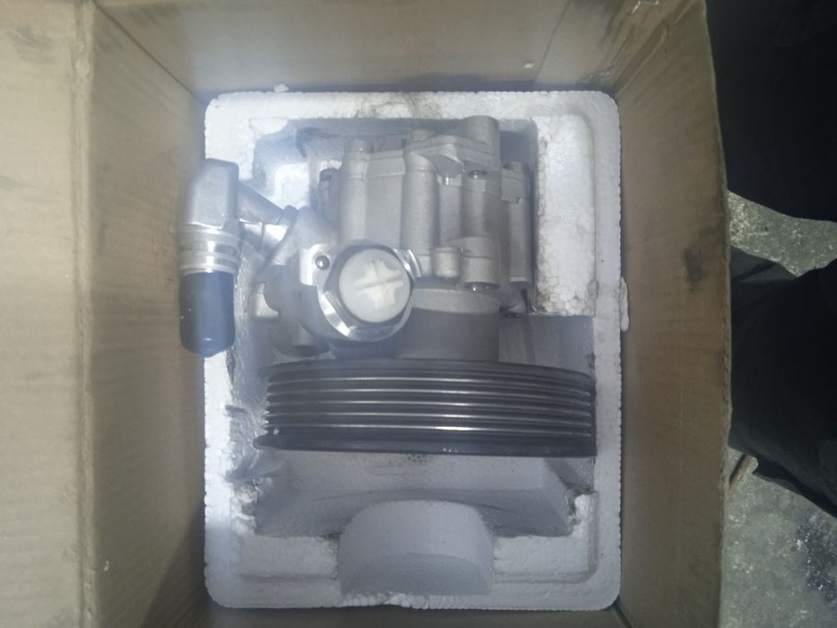 Мерседес S500 w221 Гур насос