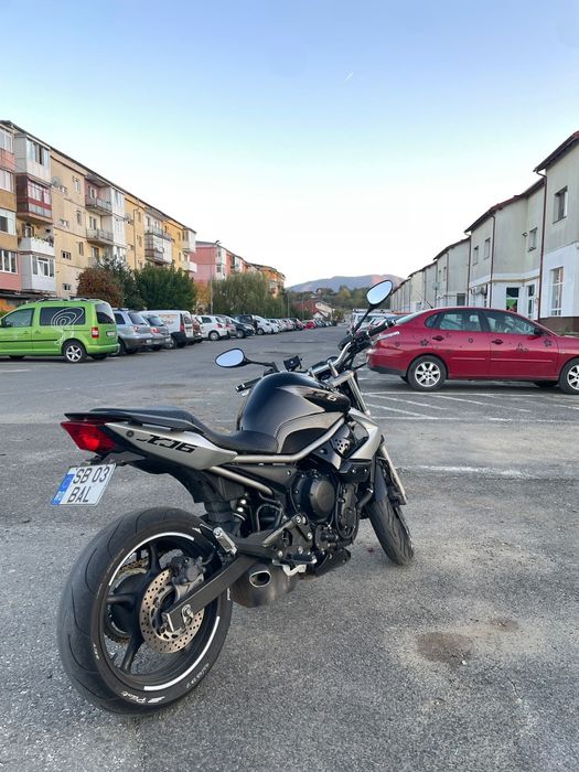 Yamaha XJ6 Limitat A2 (35kw) (Honda, Suzuki, Kawasaki)