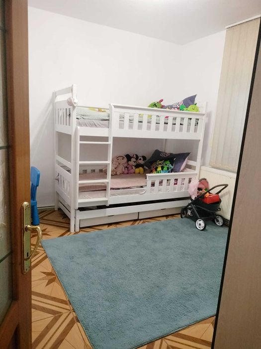 Apartament 3 camere de vânzare