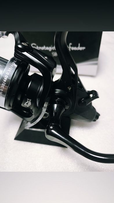 Mulineta Crap PRO FL Strategist Baitfeeder SB8000 Long Cast 0,30/420m