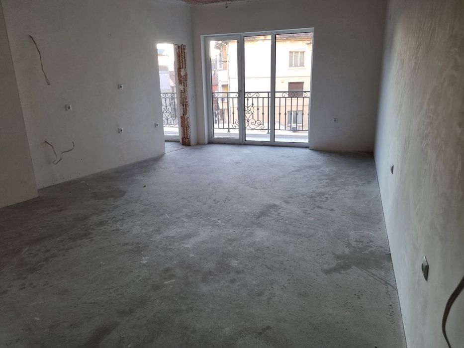 Апартамент топ център Русе, ново строителство