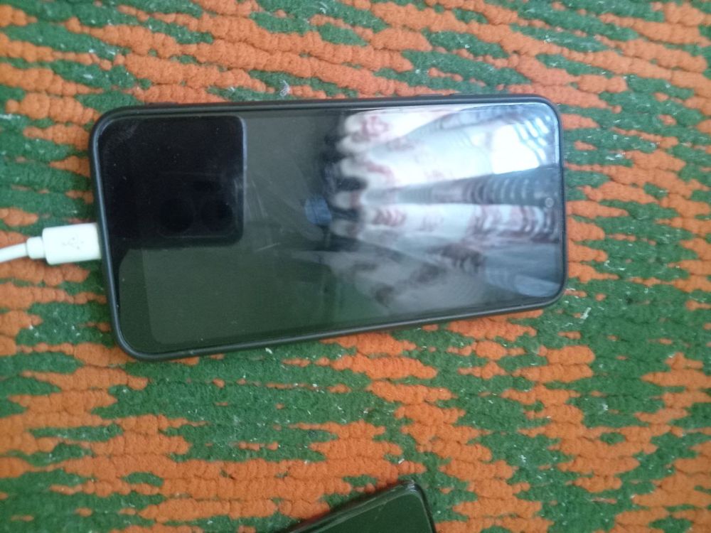 Samsung a01 sotiladi 16talik