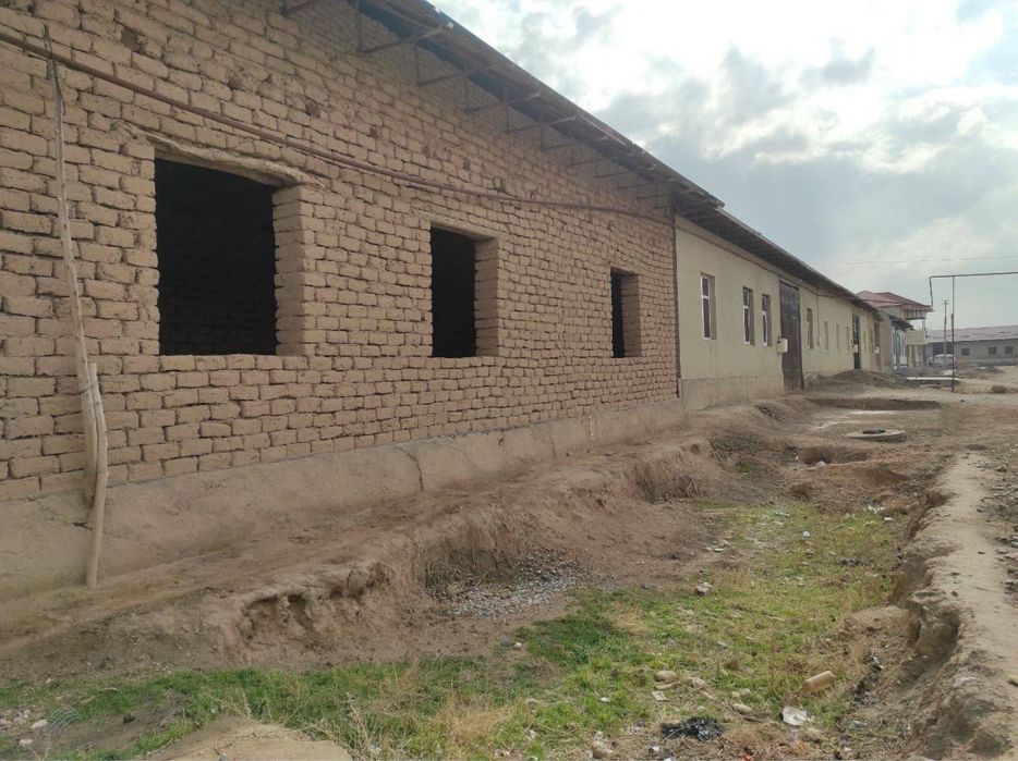 Участка сотилади ( аэропротда, хавоси тоза ва тинч жойда )