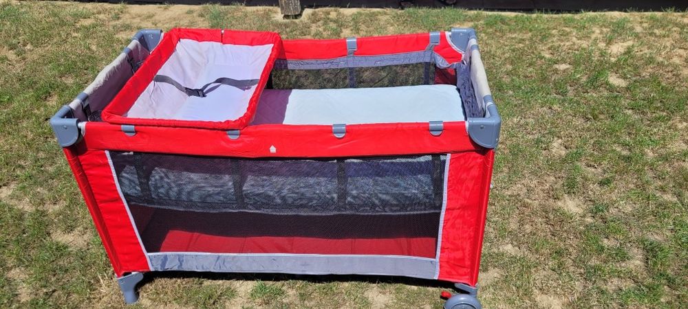 Patut copii,,gri cu rosu, cu saltea.