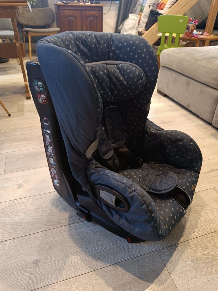 Столче за кола Maxi Cosi Axiss 180