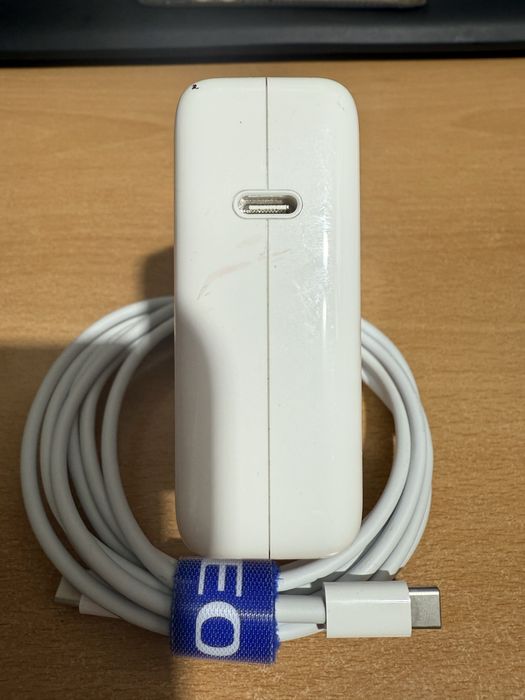 Incarcator Macbook Pro 67w cu cablu C-C