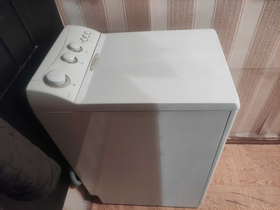 Стиральная машинка Ariston