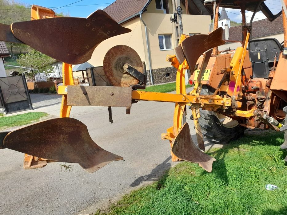 Plug doua brazdare reversibil