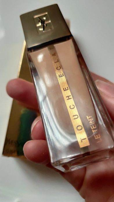 Тоналка Touche éclat le teint от Yves Saint Laurent  тон B10