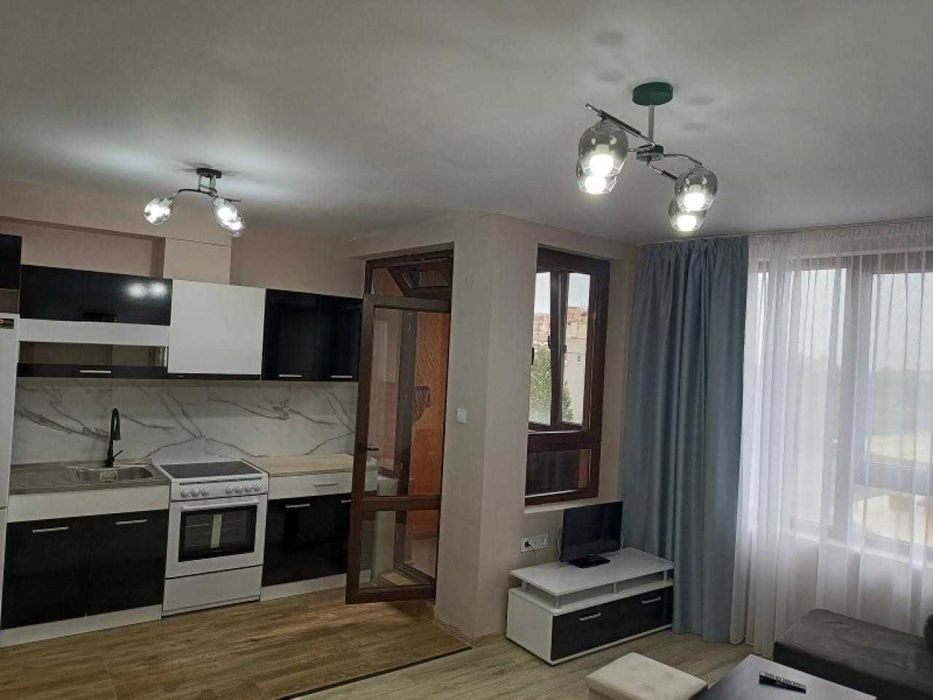 Продава се Едностаен апартамент в Пловдив, Център - 38 кв.м за 2448 €/кв.м - Снимка #2